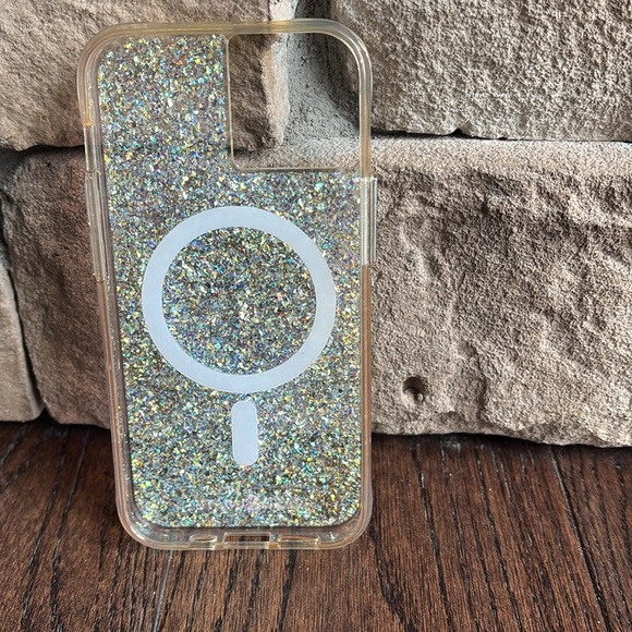 iPhone 13 case - Picture 2 of 2